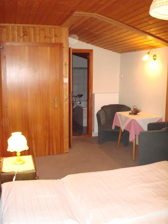 Almgasthof Judenburger Hutte Hotel Sankt Wolfgang Room photo